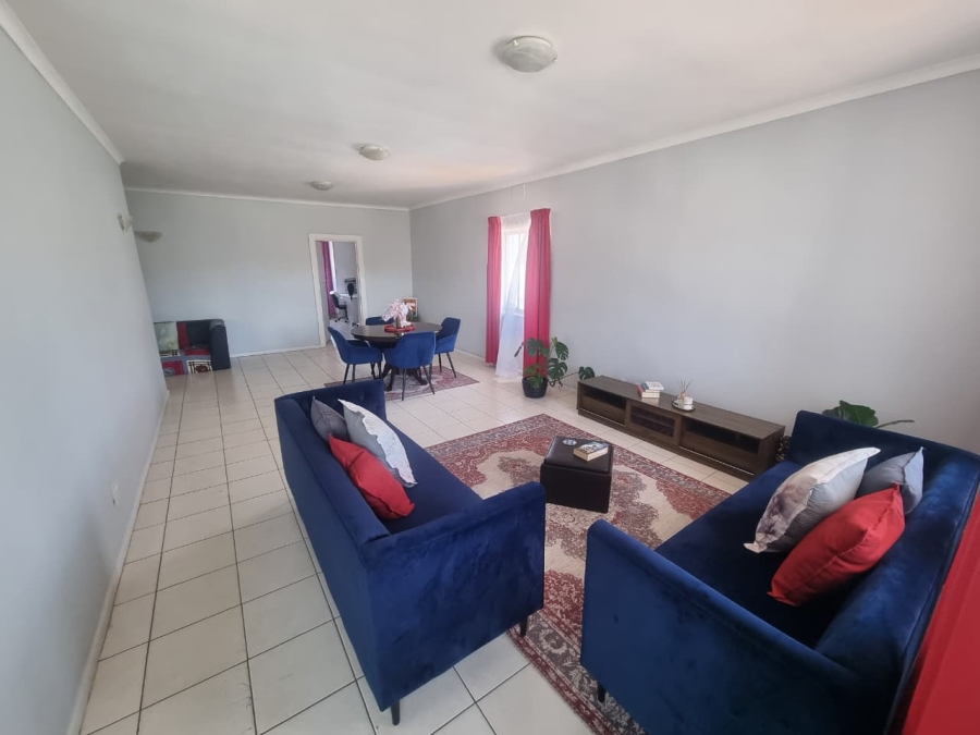 To Let 4 Bedroom Property for Rent in Claremont Western Cape